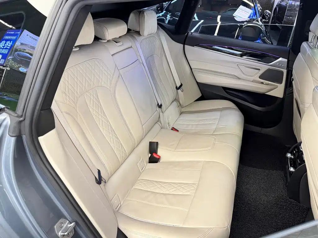 BMW 6 Series GT 2019 — фото 11