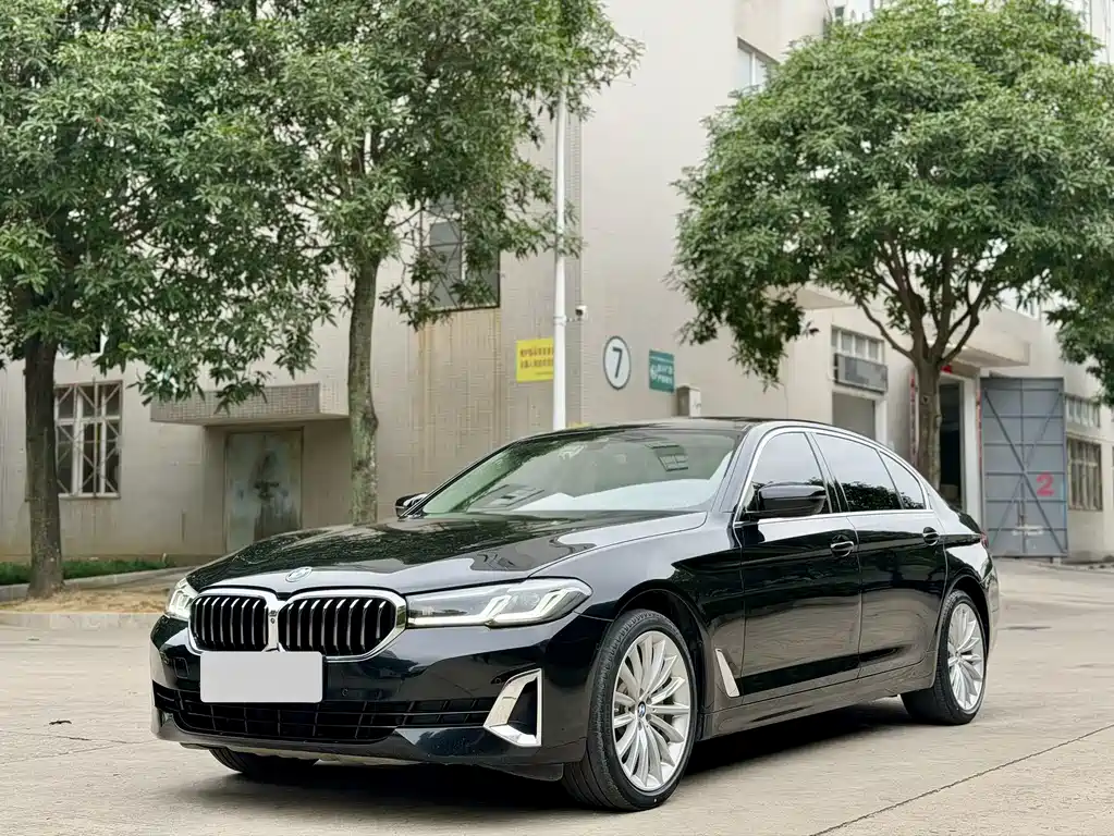 BMW 5 Series 2021 — фото 3