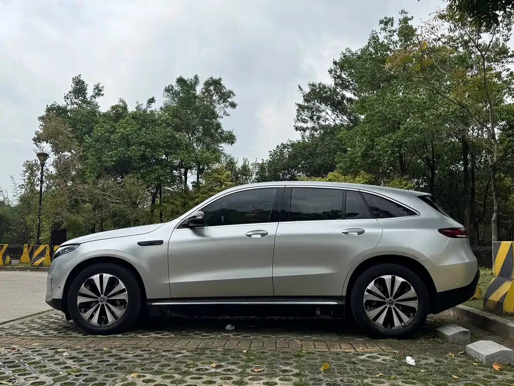 Mercedes-Benz EQC 2021