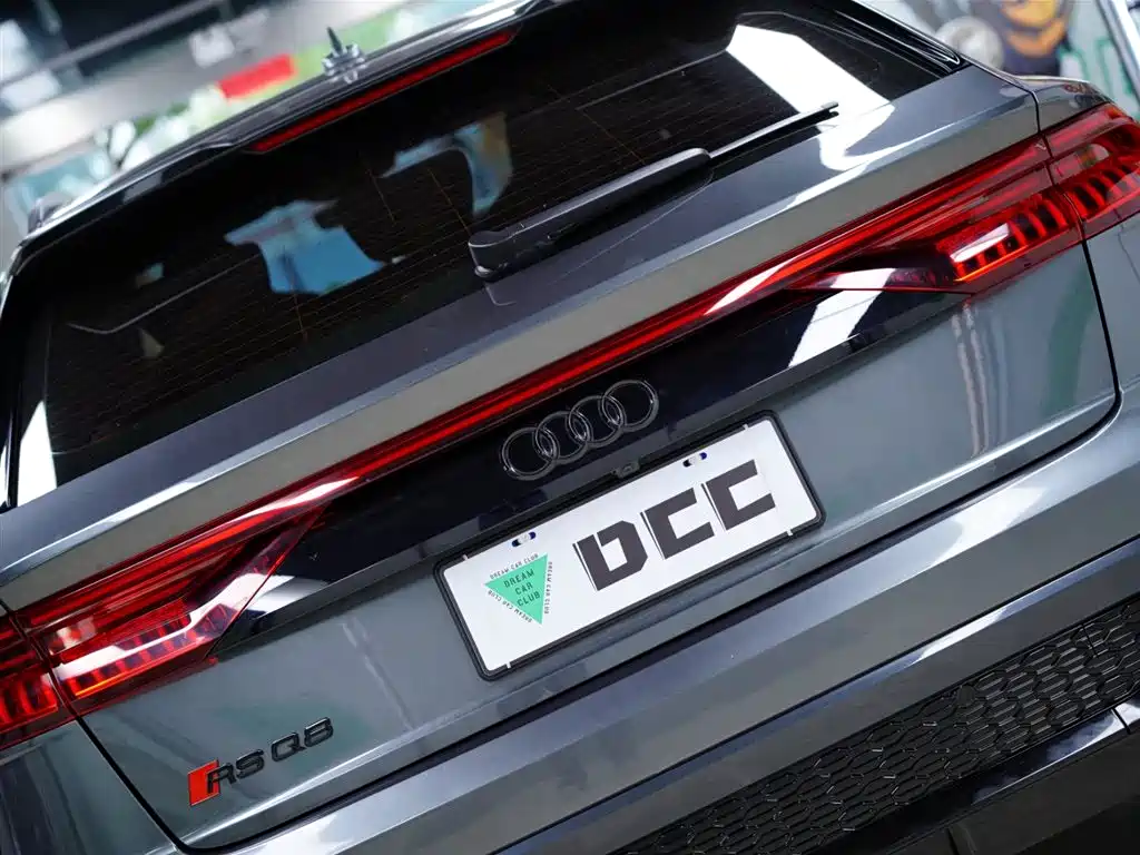 Audi RS Q8 2021 — фото 9