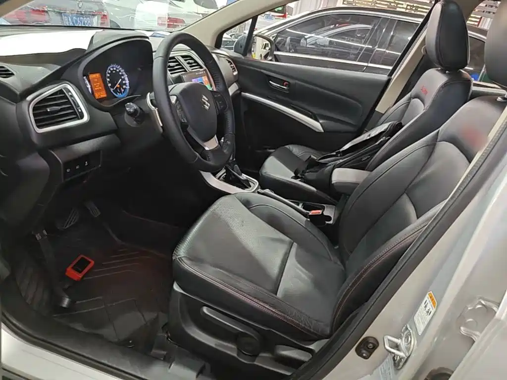 Suzuki S-Cross 2015 — фото 15