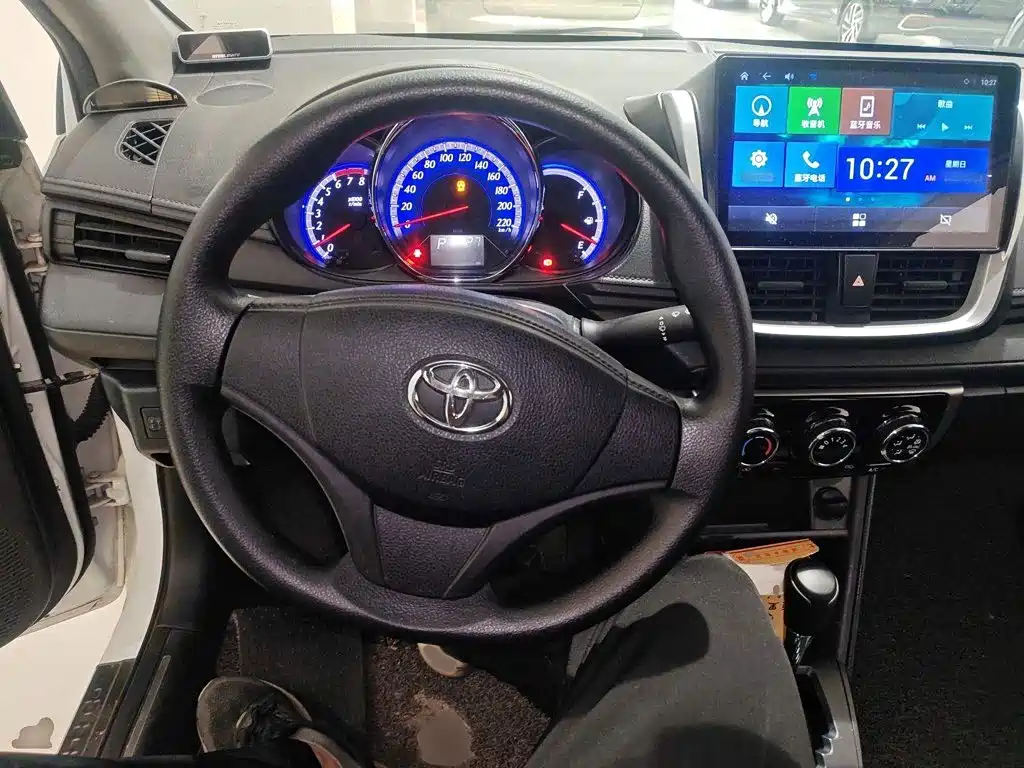 Toyota Yaris L 2018 — фото 3