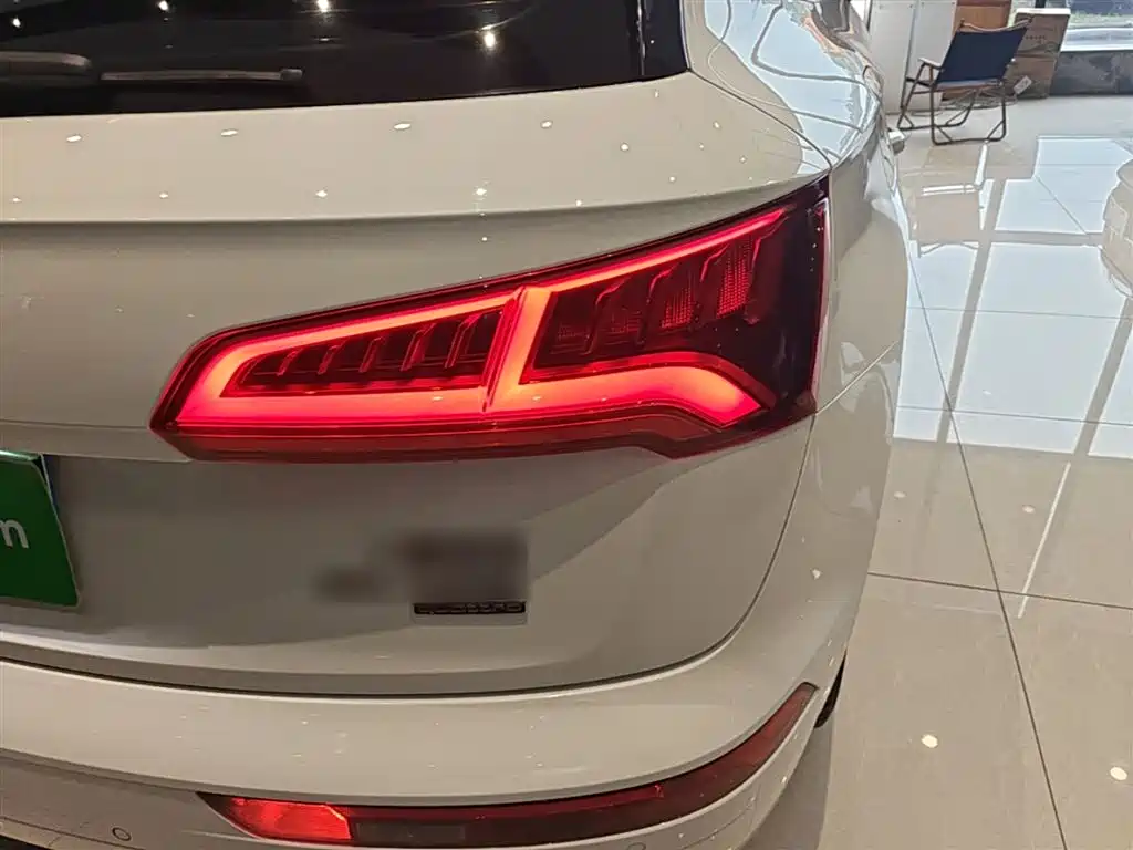 Audi Q5L 2020 — фото 8