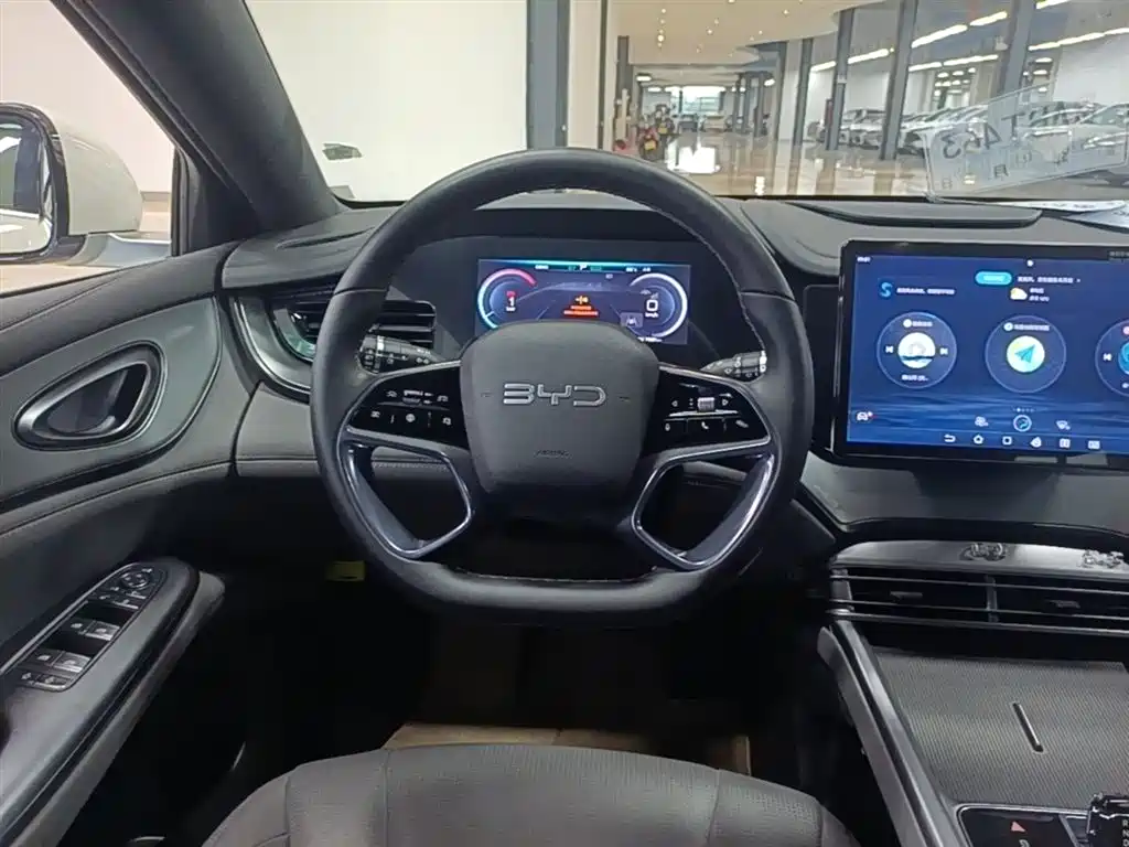 BYD Seal 07 DM-i 2025 — фото 11
