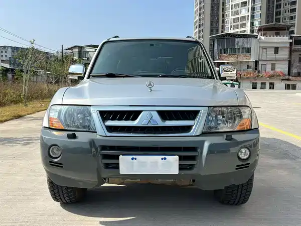 Mitsubishi Pajero 2011