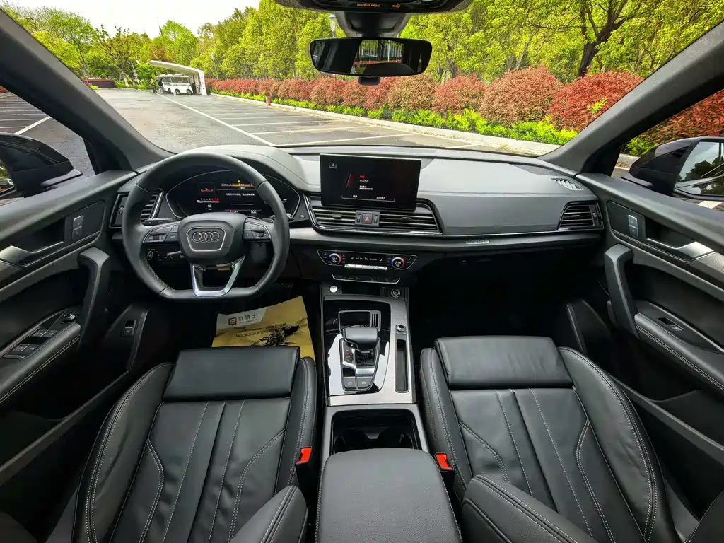 Audi Q5L 2023 — фото 14