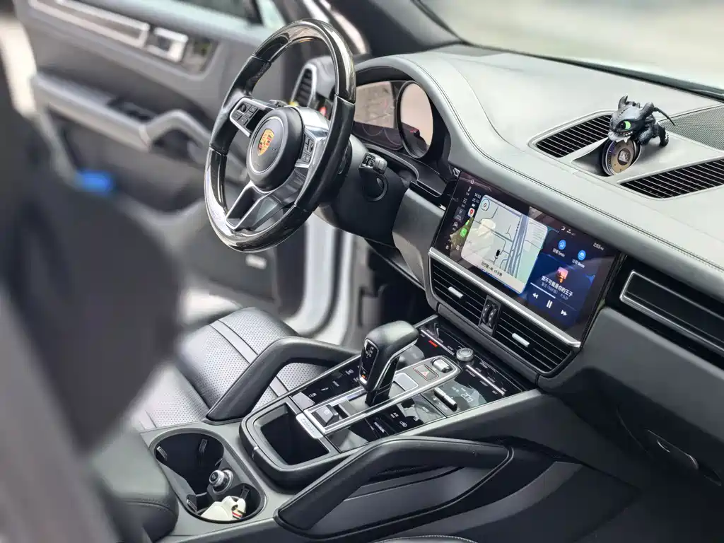 Porsche Cayenne 2018 — фото 15