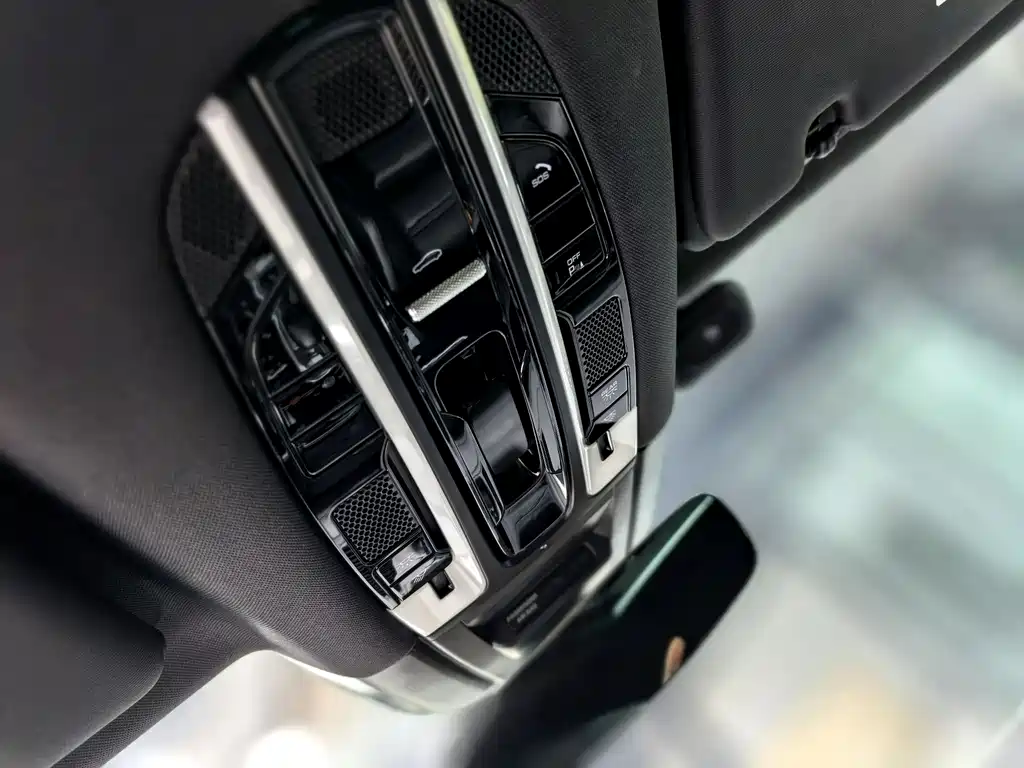 Porsche Cayenne 2018 — фото 19