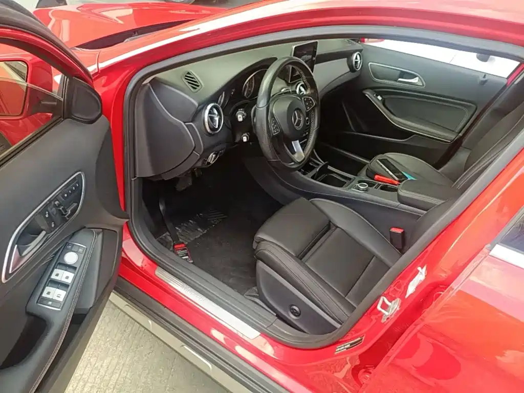 Mercedes-Benz GLA 2017 — фото 16