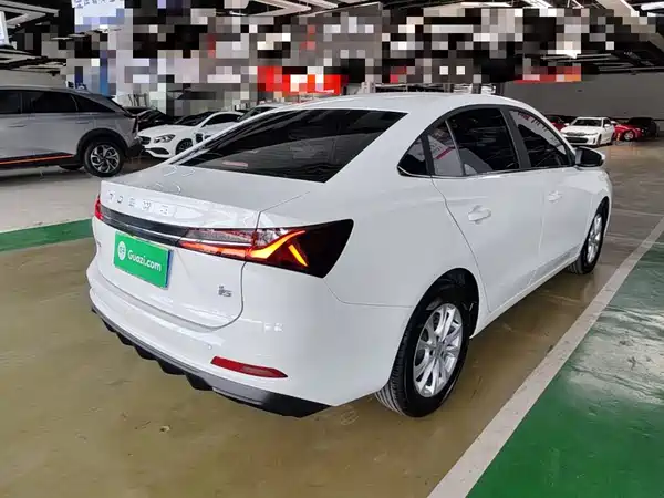 Roewe i5 2025