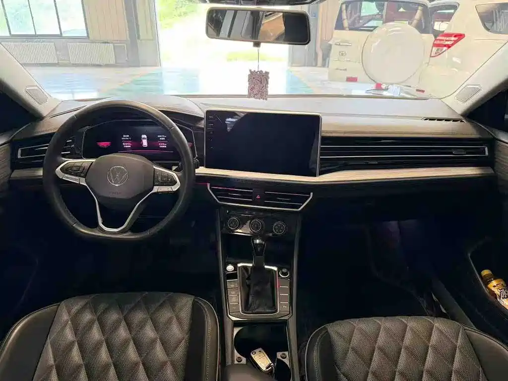 Volkswagen Sagitar 2022
