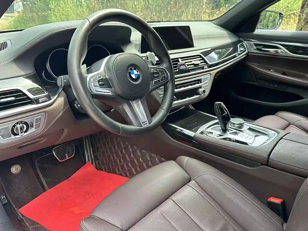 BMW 7 Series 2019 — фото 6