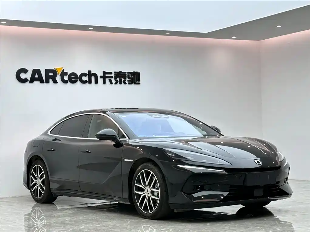 Denza Z9 2025 — фото 6