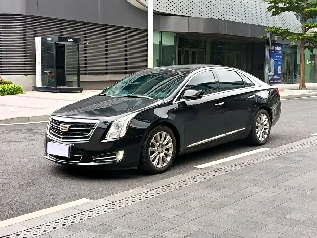 Cadillac XTS 2017 — фото 1