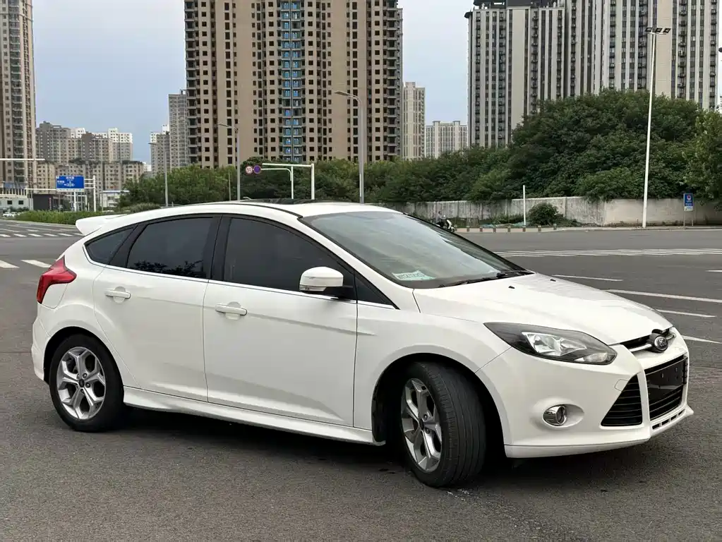 Ford Focus 2015 — фото 2