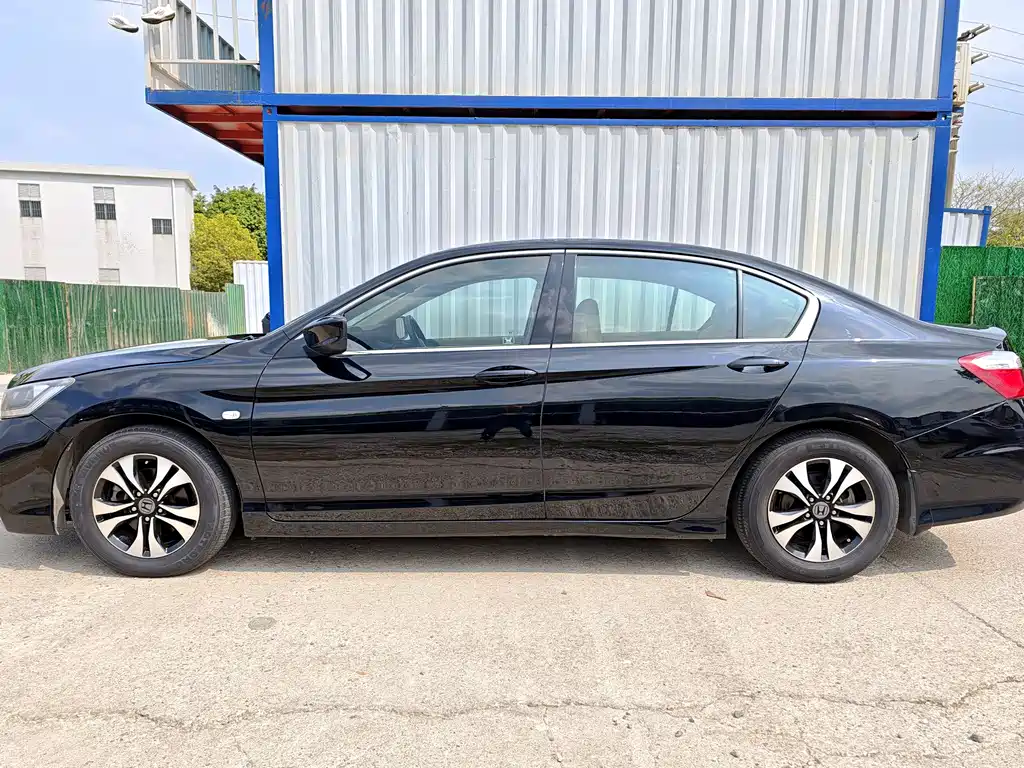 Honda Accord 2016 — фото 7
