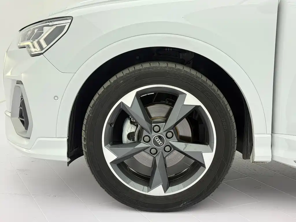 Audi Q3 2023 — фото 23