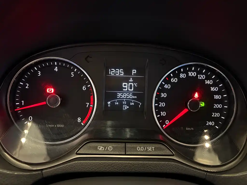 Volkswagen Polo 2015 — фото 17