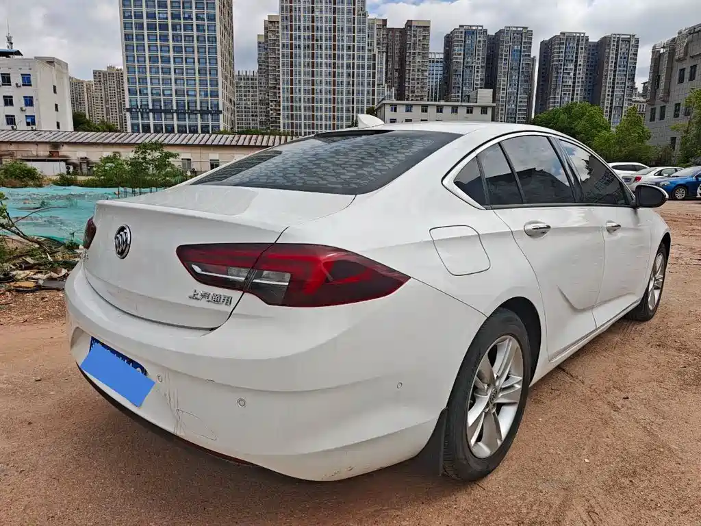Buick Regal 2018 — фото 9