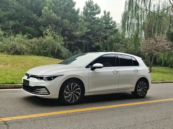 Volkswagen Golf 2024
