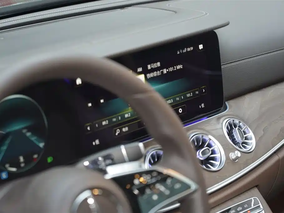 Mercedes-Benz E-Class 2021 — фото 16