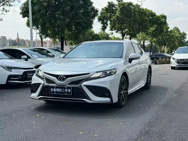 Toyota Camry 2021