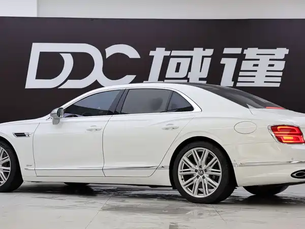 Bentley Flying Spur Plug-In Hybrid 2023