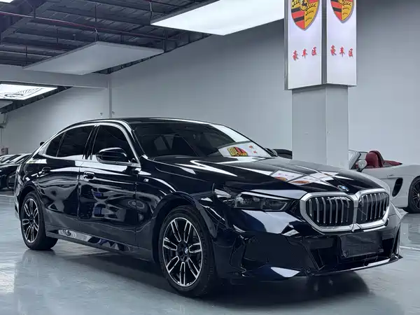 BMW 5 Series 2025