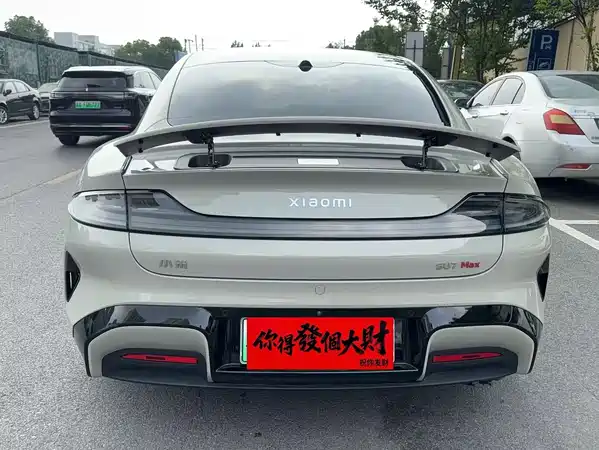 Xiaomi SU7 2024