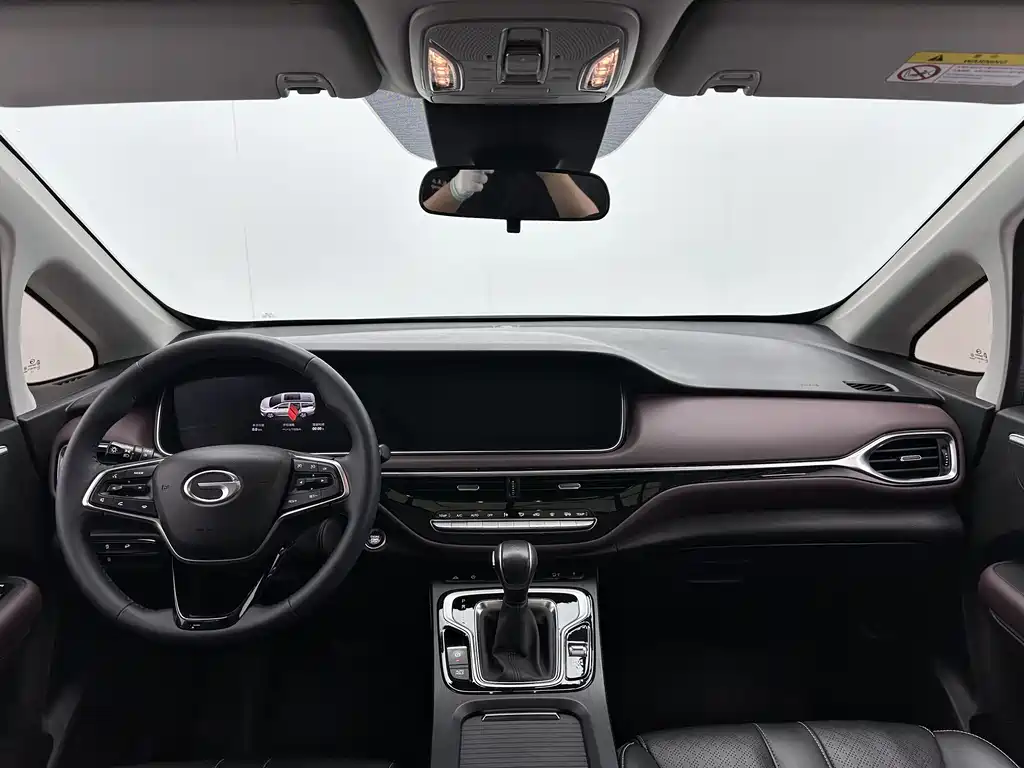 GAC Motor Trumpchi M6 2022 — фото 7