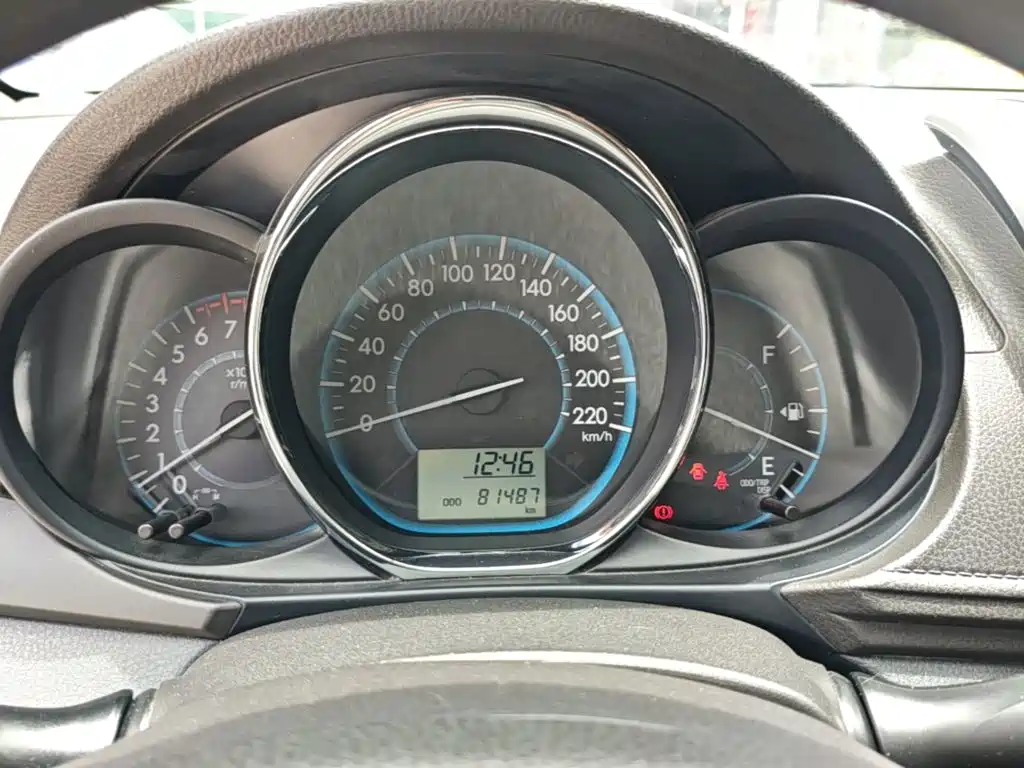 Toyota Vios 2015 — фото 12