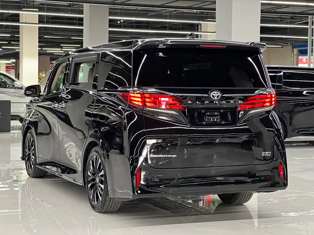 Toyota Alphard 2024 — фото 6