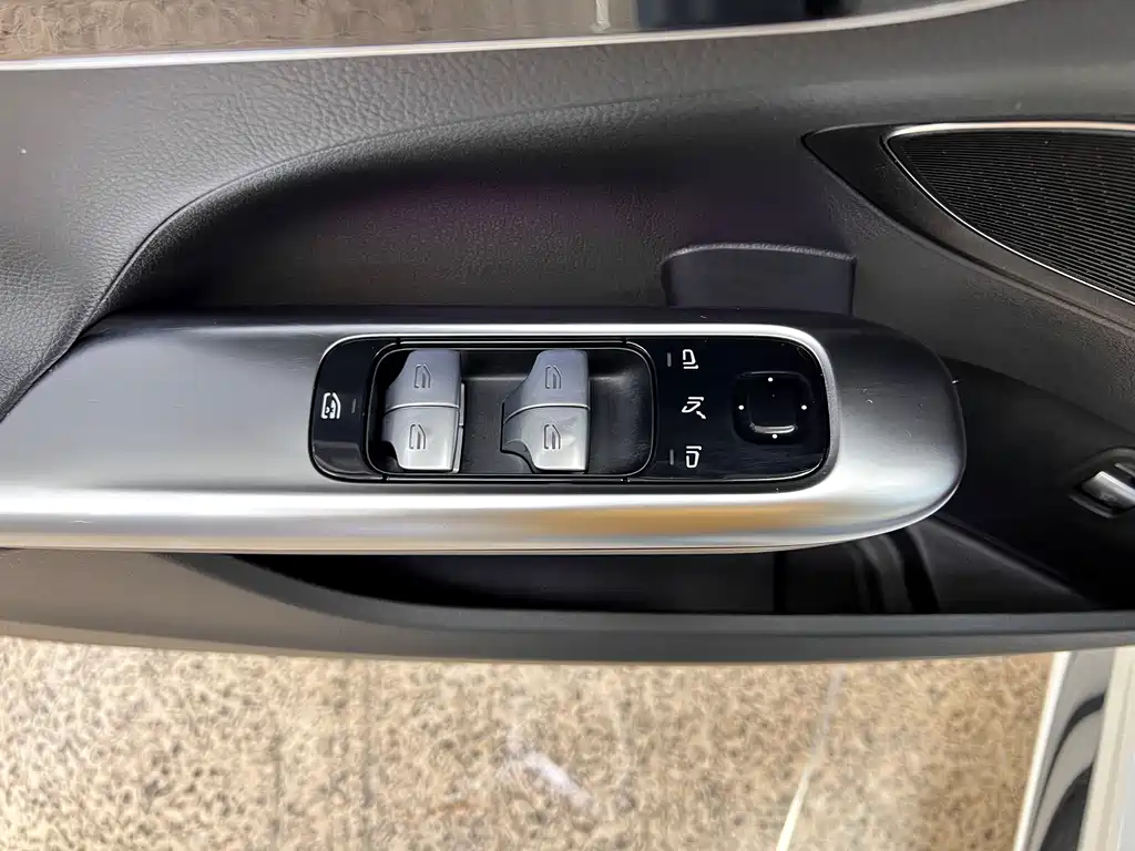 Mercedes-Benz C-Class 2022 — фото 13
