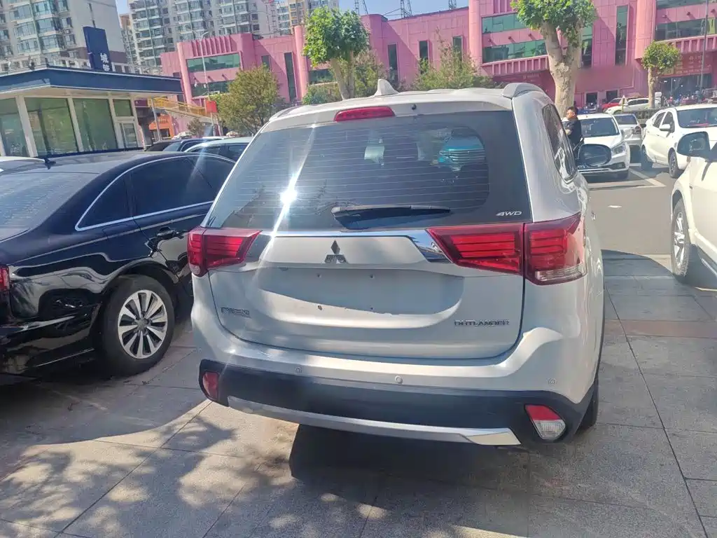 Mitsubishi Outlander 2018