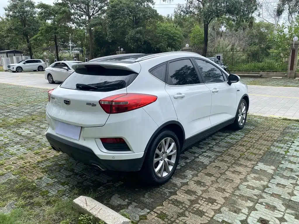 Geely Emgrand GS 2016 — фото 3