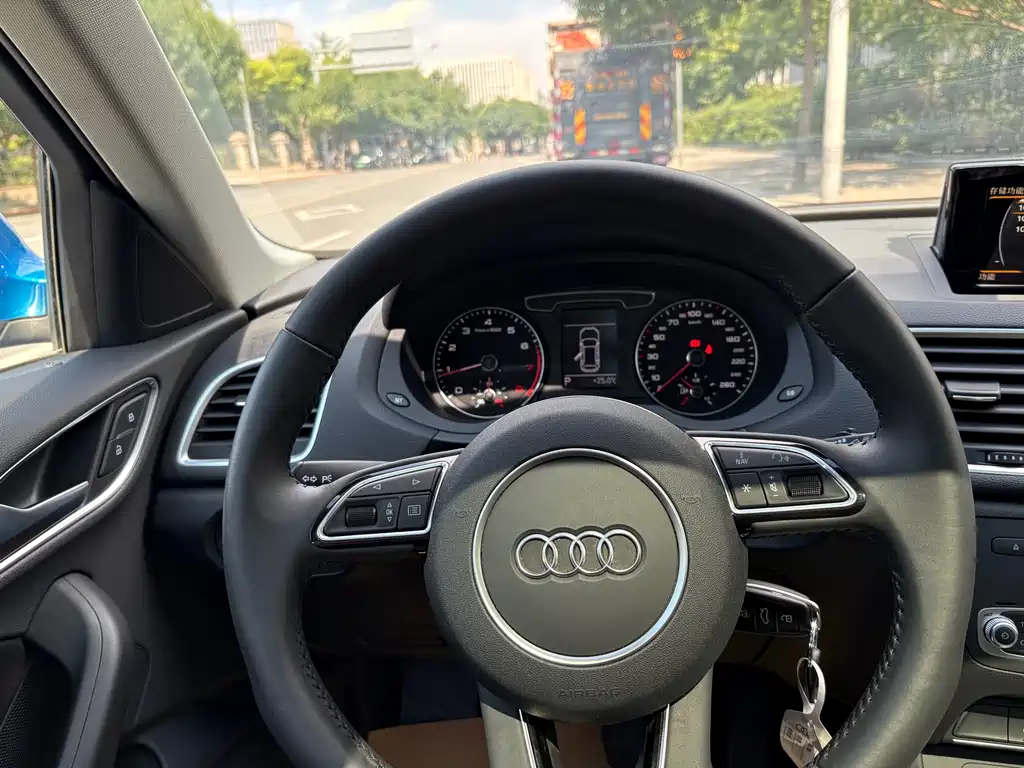 Audi Q3 2018 — фото 13