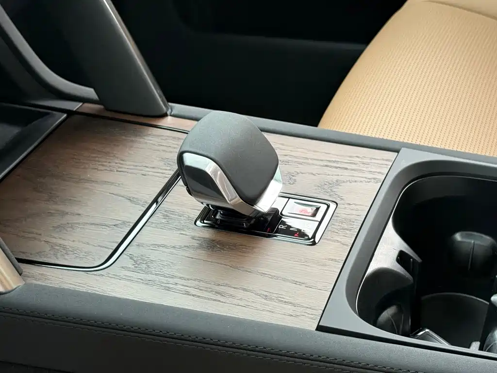 Land Rover Discovery Sport 2024 — фото 18