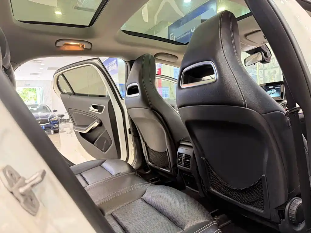 Mercedes-Benz GLA 2016 — фото 10