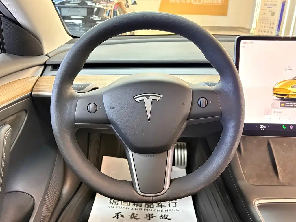 Tesla Model 3 2022 — фото 15