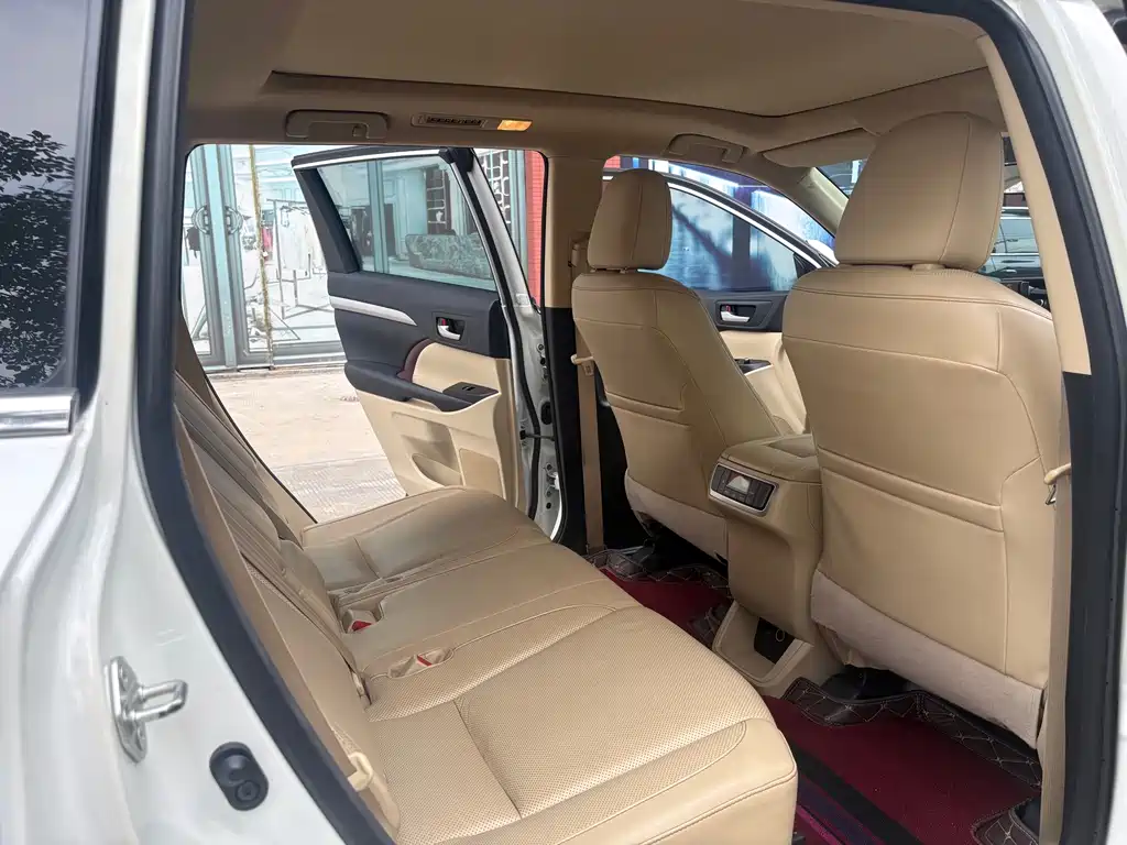 Toyota Highlander 2015 — фото 8