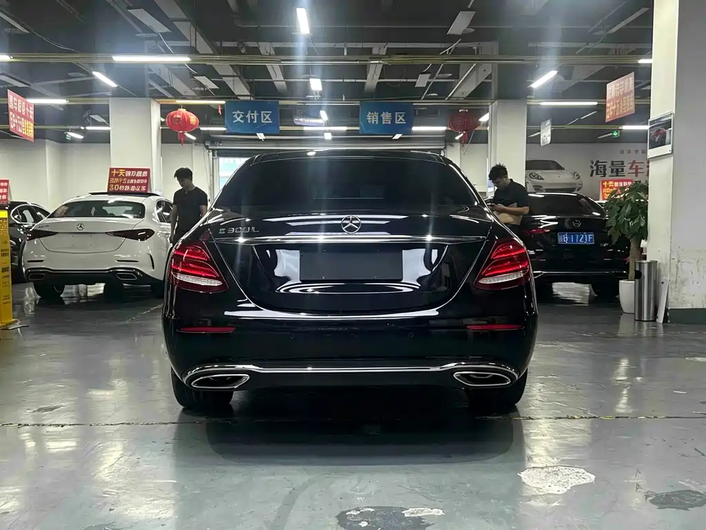 Mercedes-Benz E-Class 2017 — фото 15