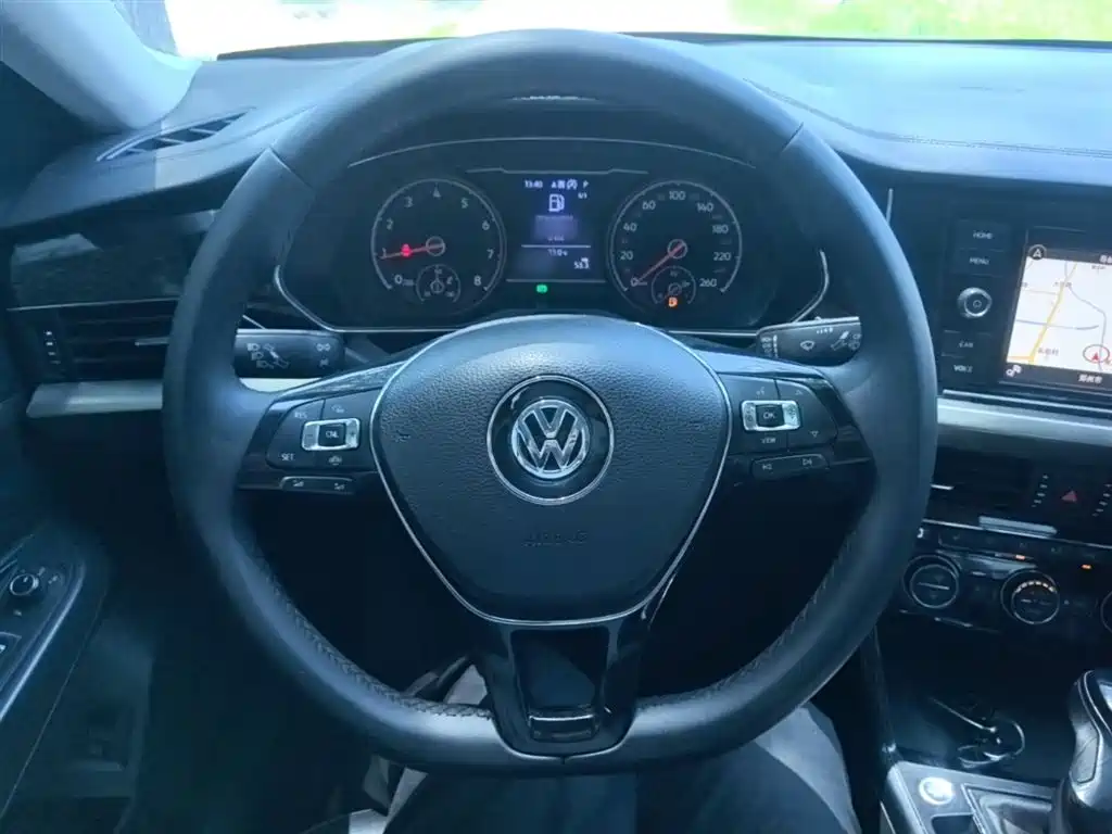 Volkswagen Passat 2019 — фото 11