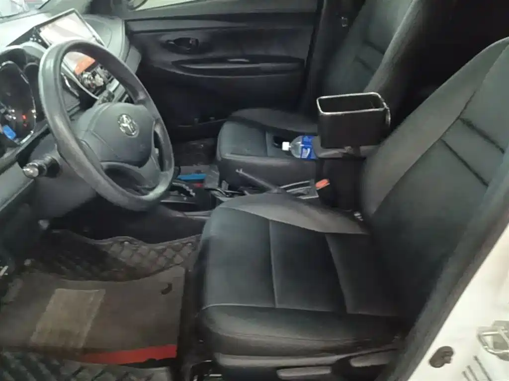Toyota Yaris L 2018 — фото 15