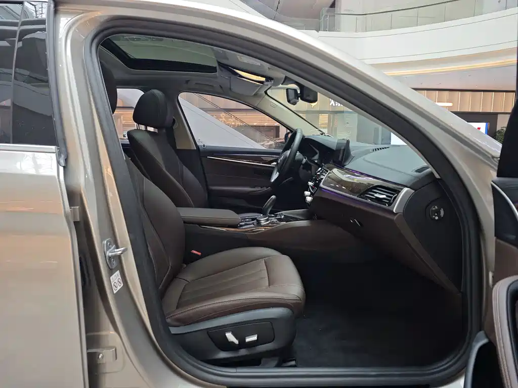 BMW 5 Series 2019