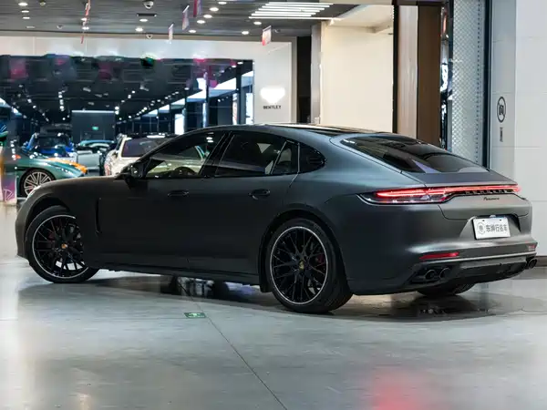 Porsche Panamera 2022
