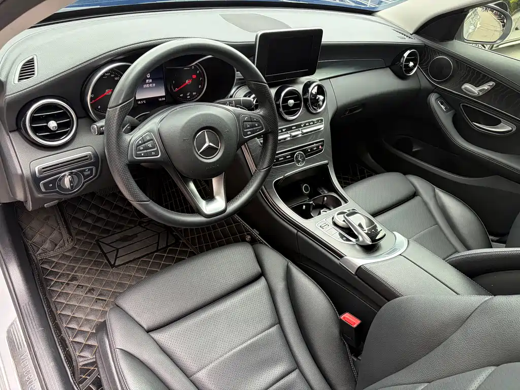 Mercedes-Benz C-Class 2017 — фото 36