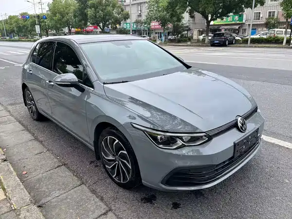 Volkswagen Golf 2021