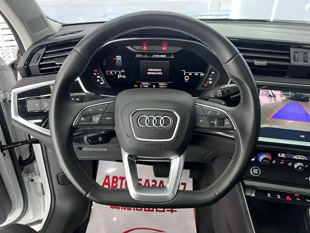Audi Q3 2023 — фото 11