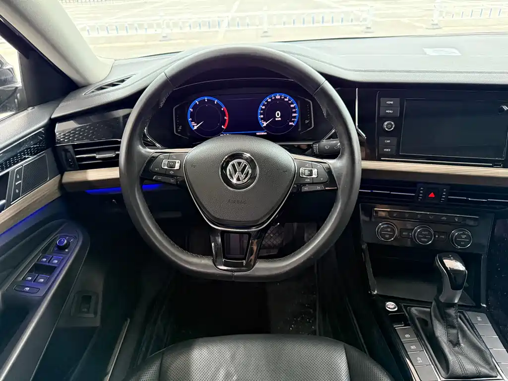 Volkswagen Passat 2019 — фото 9