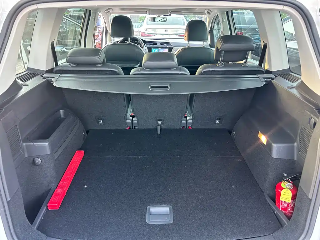 Volkswagen Touran 2016 — фото 10